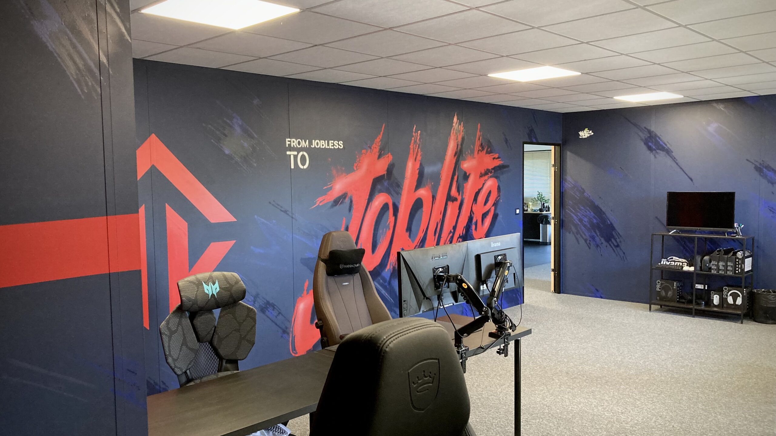 Photo d'un espace bootcamp dans les locaux de l'équipe d'e-sport Joblife.