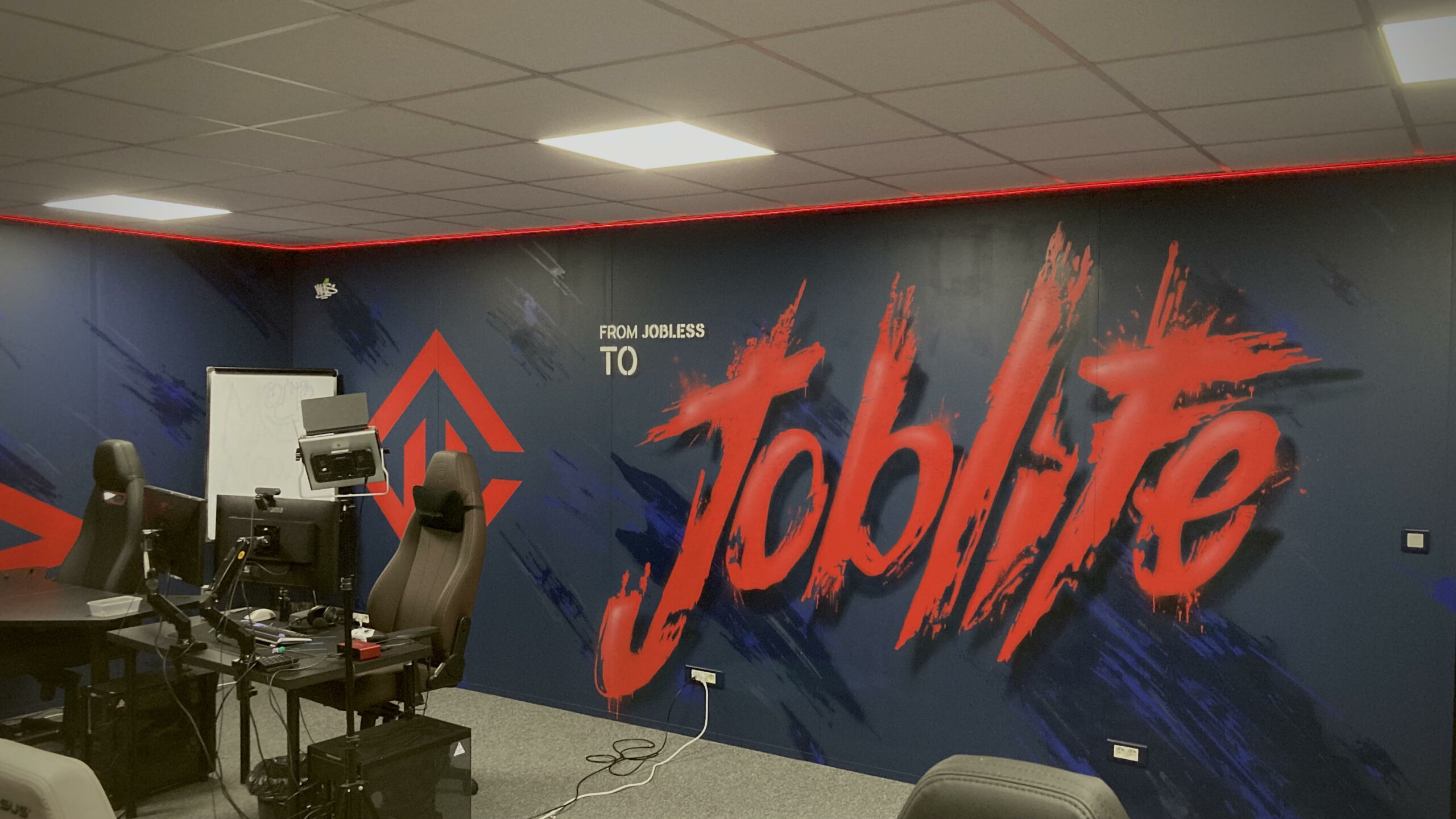 Photo d'un espace bootcamp dans les locaux de l'équipe d'e-sport Joblife.