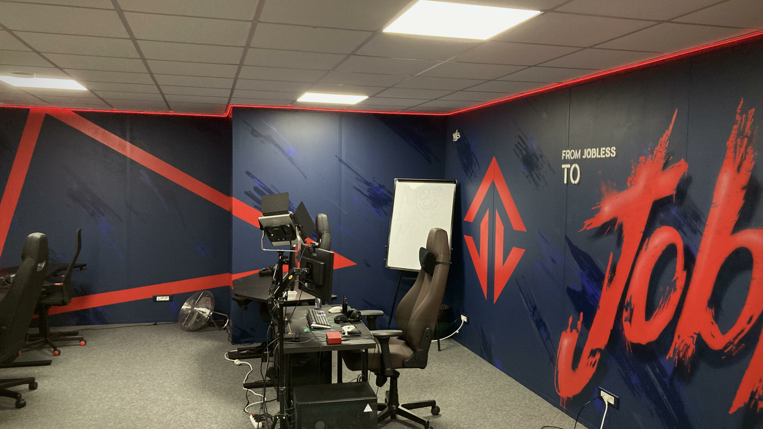 Photo d'un espace bootcamp dans les locaux de l'équipe d'e-sport Joblife.