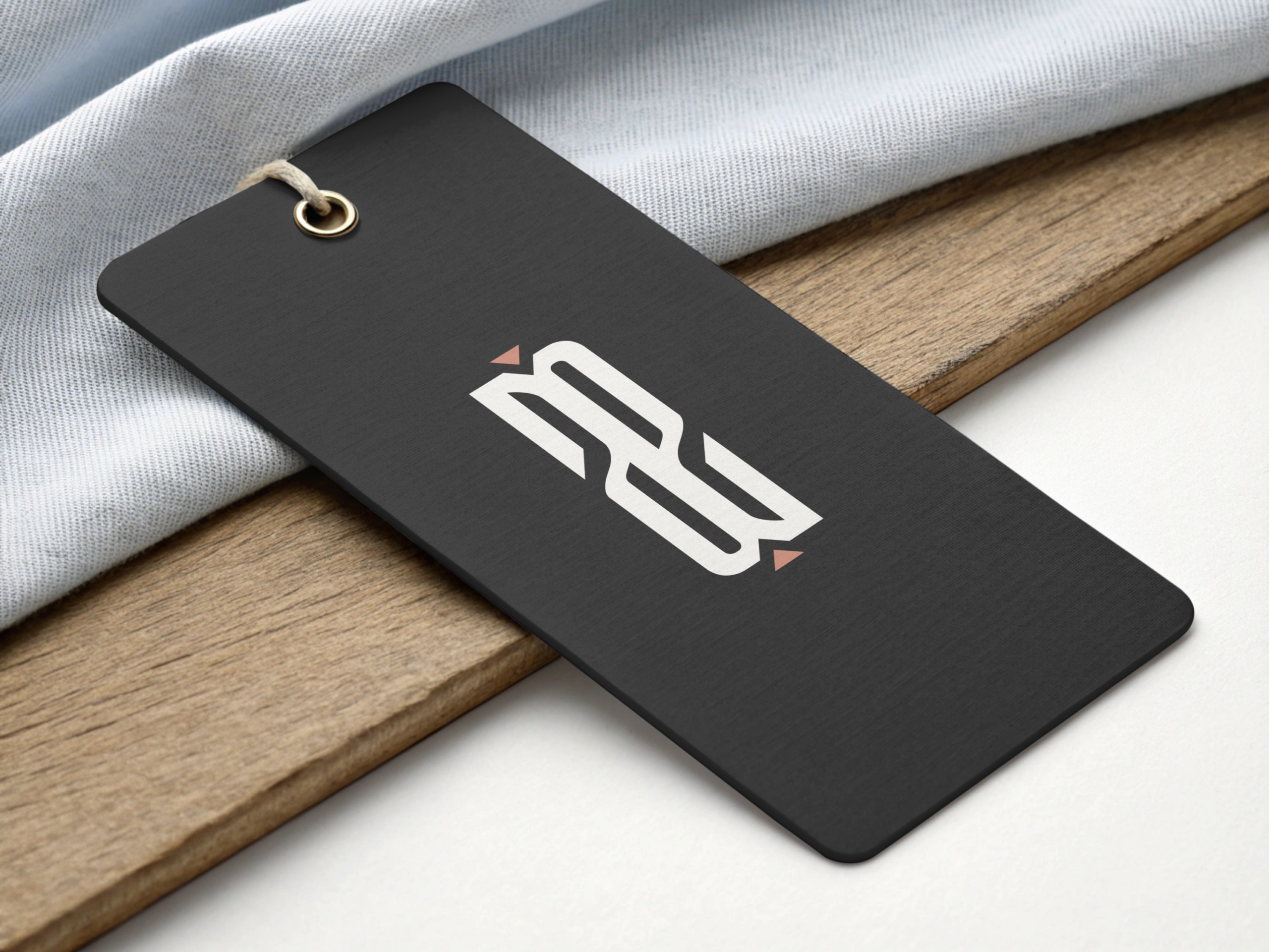 Étiquette de suspension VAEN gris anthracite apposé d'une icône de marque.